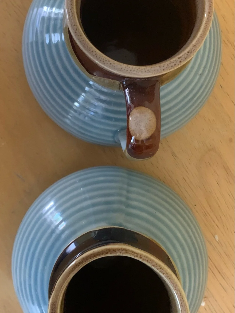 Vintage Blue and Brown Gibson no spill travel mugs